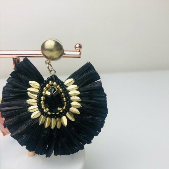 Black Large Light weight Fringe Earrings - Picture 4 of 4